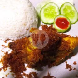 Nasi Ayam Serundeng (gurih)