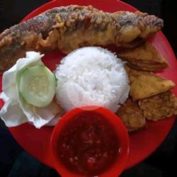 Paket Nasi Pecel Lele Sambal Ekstra Pedas