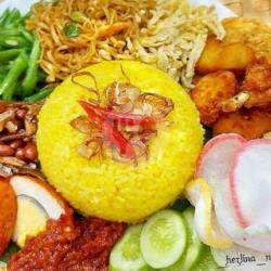 Nasi Kuning Telor Suir Bihun Orek Kentang Mustopa