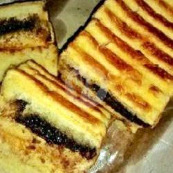 Roti. Coklat-coklat