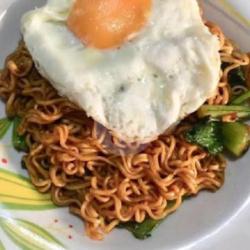 Mie Goreng   3 Gorengan   Sambal