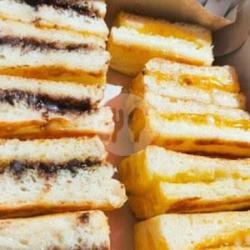 Roti Bakar Coklat Nanas