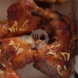 Ayam Panggang Mentega Manis Gurih Sambal Makyoos Lalap Mineral Gelas