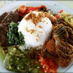 Nasi Rendang Daging Ayam Sayur