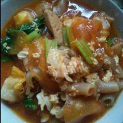 Seblak Campur (kerupuk Orange, Omay, Baso, Makroni Hitam, Sayuran),