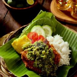 Ayam Geprek Laos Lombok Ijo Tahu Nasi Lalapan