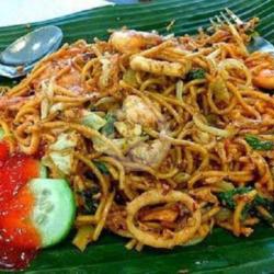 Mie Rebus Kuning Pakai Ayam   Bakso