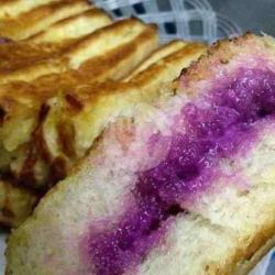 Roti Bakar Bandung Blueberry-blueberry