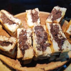 Roti Bakar Coklat Chruncy Dan Keju (large)