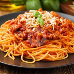 Spaghetti Ndoro With Cheese Bolognese