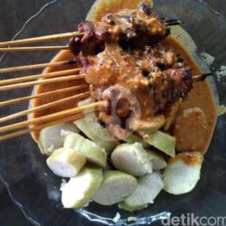 Lontong   Sate Ayam 10 Tusuk
