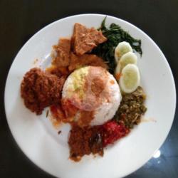 Nasi Rendang Sayur Sambal Crispy Bumbu Rendang