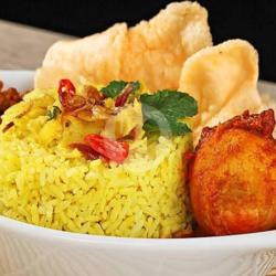 Nasi Uduk Kuning Telur Balado Komplite