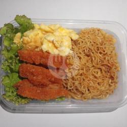 Indomie Scramble Egg   Ham