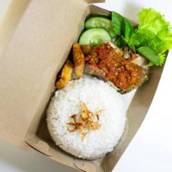 Paket Nasi Ayam Goreng Penyet