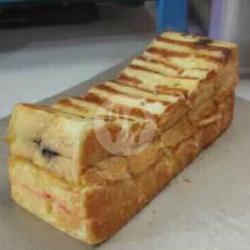 Roti Bakar Strowberi- Strawberi