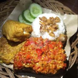 Nasi Ayam Geprek Murah Meriah