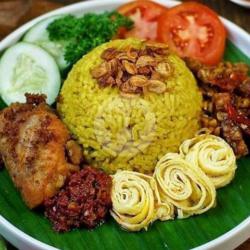 Nasi Kuning Semur Telor