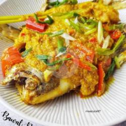 Ikan Bawal Bumbu Kuning