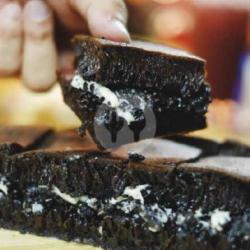 Martabak Blackforest Coklat Keju