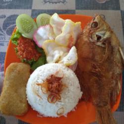 Nasi   Ikan Nila Goreng   Sayur Sop