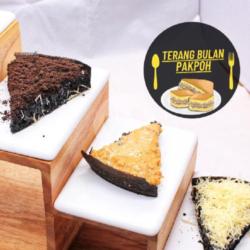 Terang Bulan Blackforest Kombinasi 2 Loyang Kacang Coklat Wijen Keju Susu