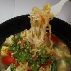 Mie Kuah Kari Ayam