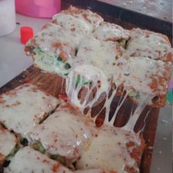 Martabak Asin Sapi Mozarella