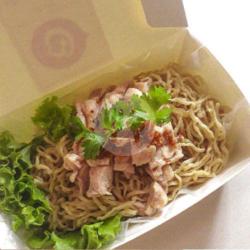 Noodles Soup With White Cut Chicken