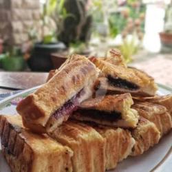 Roti Bakar Keju Cklt - Blubery Cklt