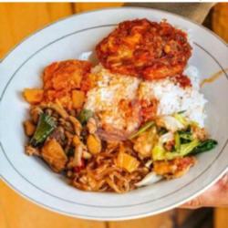 Nasi Rames Telor Ceplok Biasa/balado