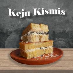 Martabak Manis Keju Kismis