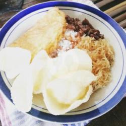 Nasi Uduk   Bihun   Oreg   Telur Dadar