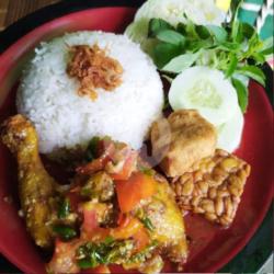 Ayam Pecak   Nasi    Manis Dingin