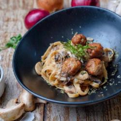 Fettucine Meat Balls