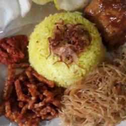 Nasi Kuning Semur Tahu