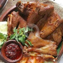 Satu Ekor Ayam Taliwang Goreng