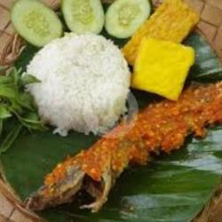 Lele Penyet   Nasi Putih   Tempe Tahu