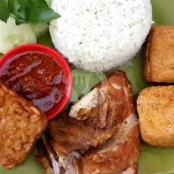 Nasi Ayam Penyet Tempe Dan Tahu Sambel Nagih