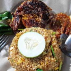 Nasi Goreng Padang Telur Campur   Ayam Bakar