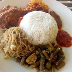 Nasi Uduk Rendang