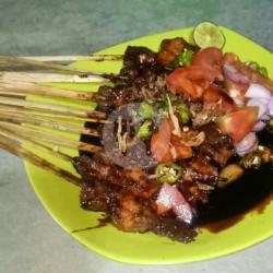 Sate Kambing Setengah Matang Bumbu Kecap