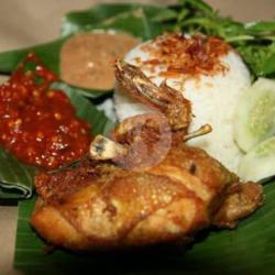 Nasi Uduk Ayam Goreng