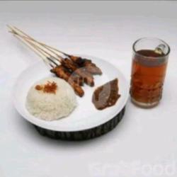 Sate Ayam 10tusuk Bumbu Kacang  Nasi Satu Porsi   Es Teh Manis