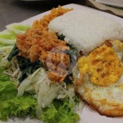 Nasi Urap Telor