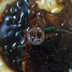 Bebek Lada Hitam   Sambal   Lalapan   Es Teh