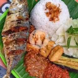 Peda Goreng Penyet Sambal Super Pedas Nasi Lalapan Komplit