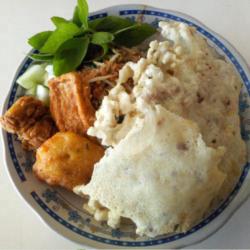 Nasi Pecel   Tahu Bali   Tempe Goreng   Dadar Jagung