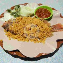 Ikan Nila Kremes   Nasi   Sambal   Kentang   Lalapan