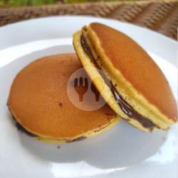 Dorayaki Coklat